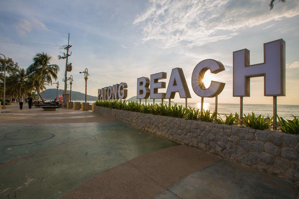 Barefoot Hotel Kalim Beach Front Patong Bagian luar foto