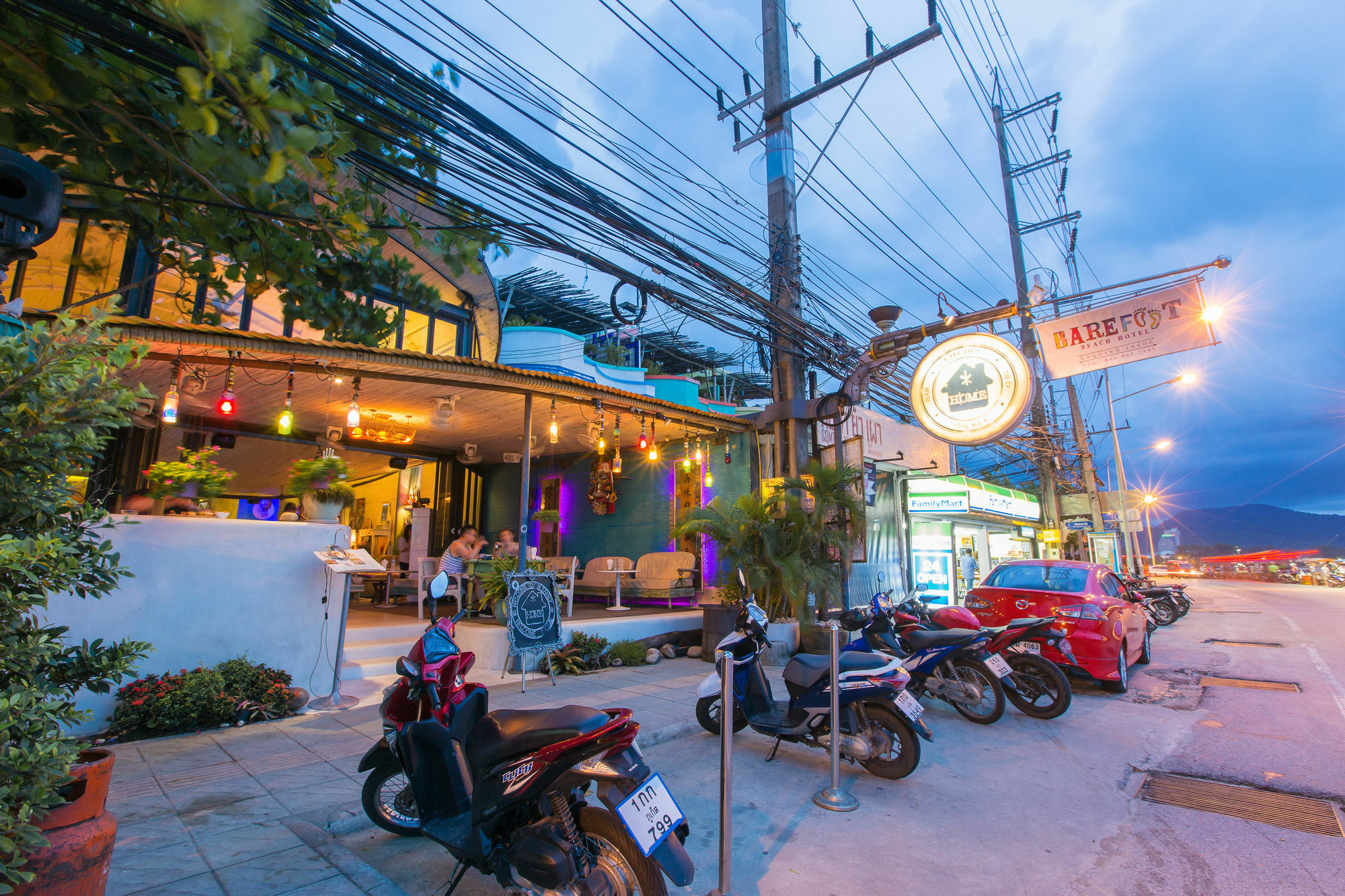 Barefoot Hotel Kalim Beach Front Patong Bagian luar foto