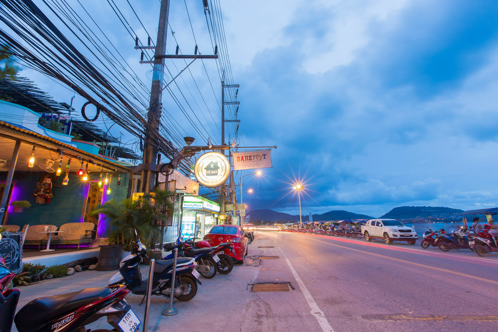 Barefoot Hotel Kalim Beach Front Patong Bagian luar foto