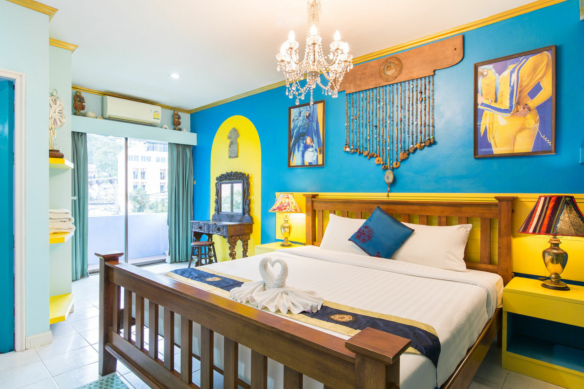 Barefoot Hotel Kalim Beach Front Patong Bagian luar foto