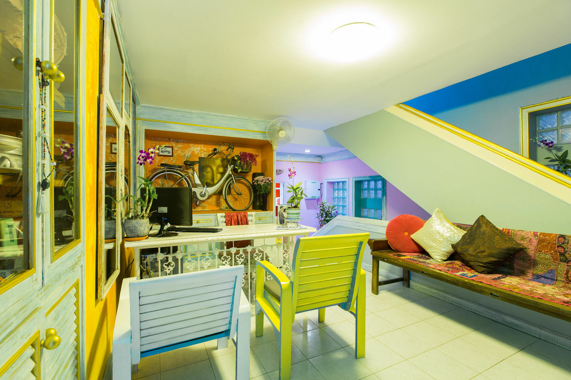 Barefoot Hotel Kalim Beach Front Patong Bagian luar foto