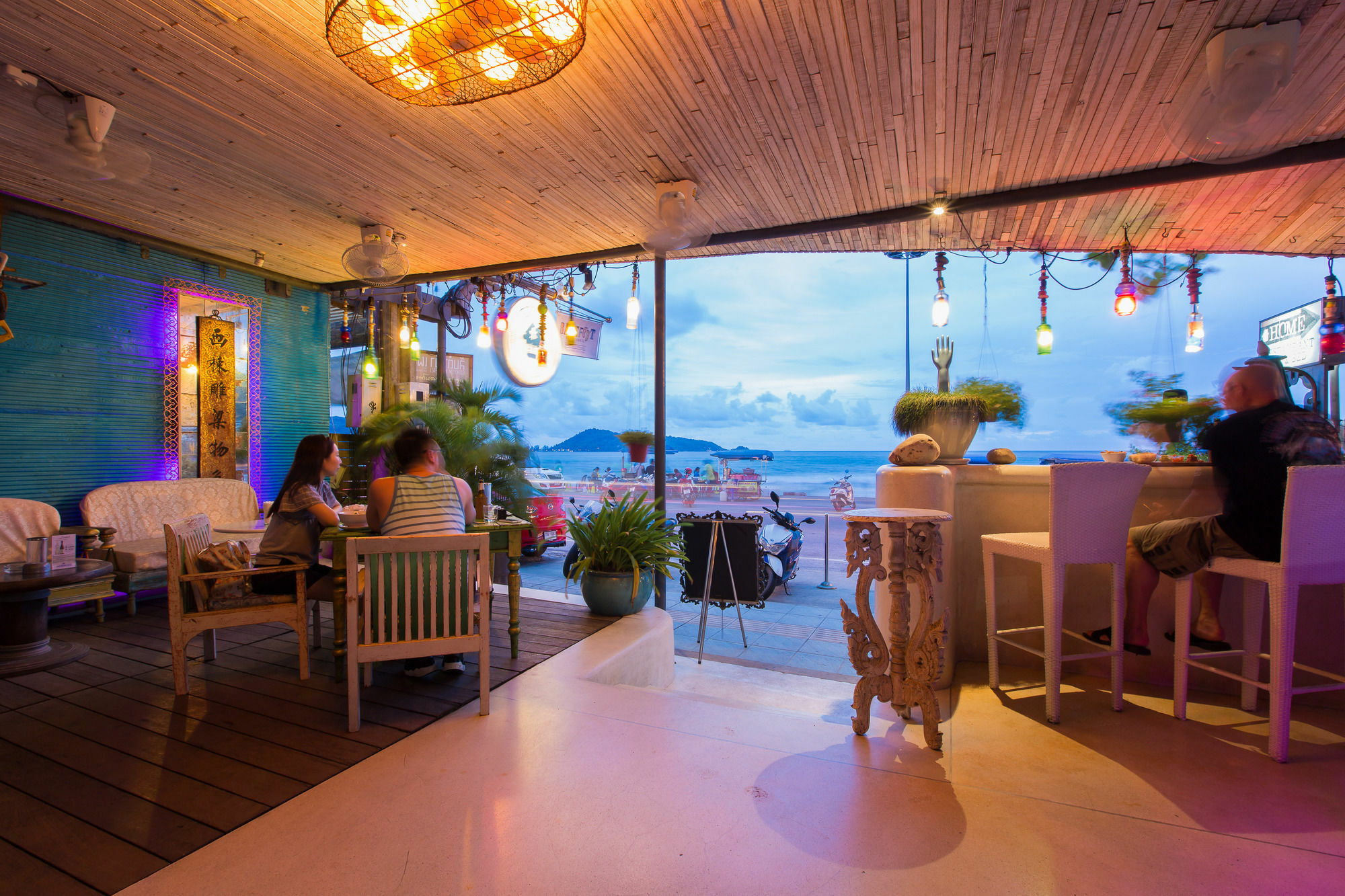 Barefoot Hotel Kalim Beach Front Patong Bagian luar foto