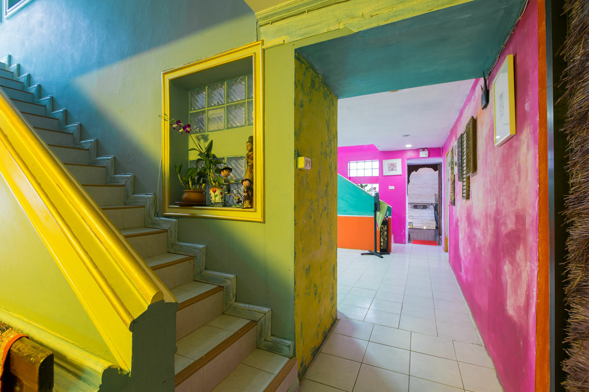 Barefoot Hotel Kalim Beach Front Patong Bagian luar foto