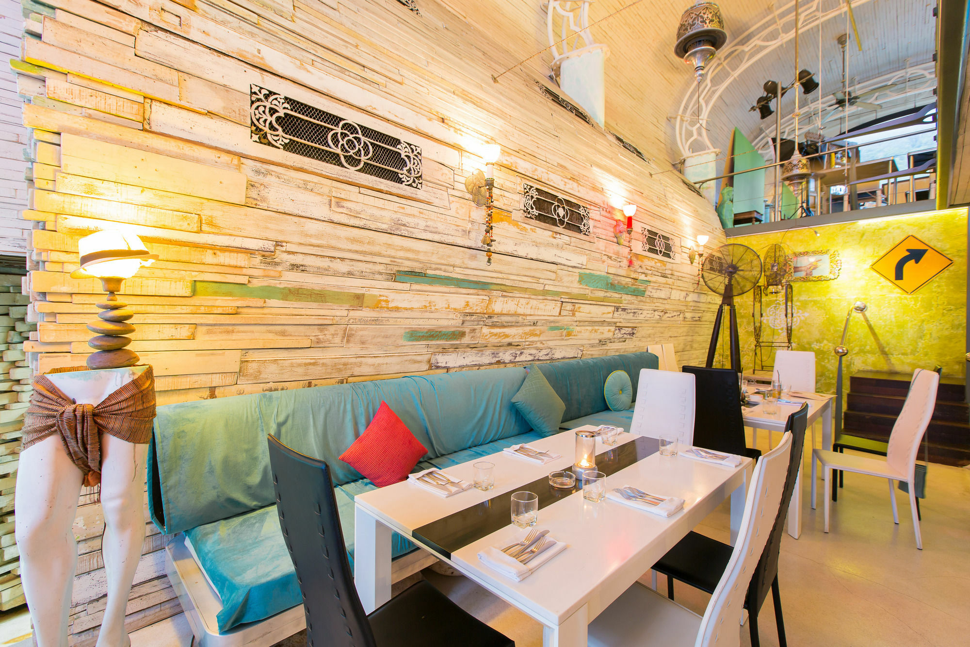 Barefoot Hotel Kalim Beach Front Patong Bagian luar foto