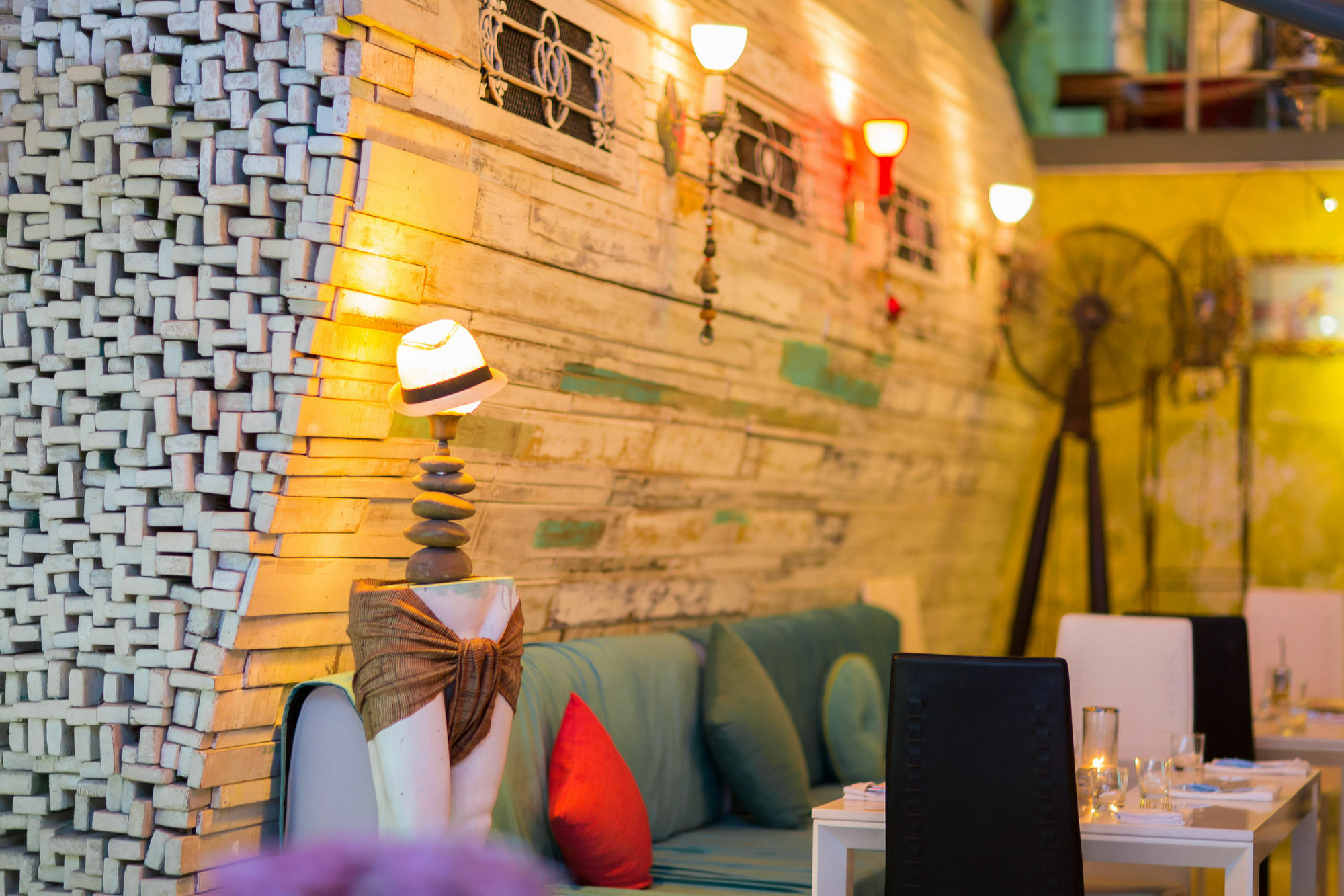 Barefoot Hotel Kalim Beach Front Patong Bagian luar foto